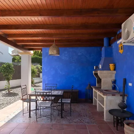 Tranquil Private 4-bed With Mountain Views Prázdninový dům *