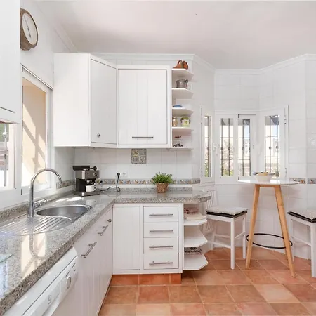 Tranquil Private 4-bed With Mountain Views Coín